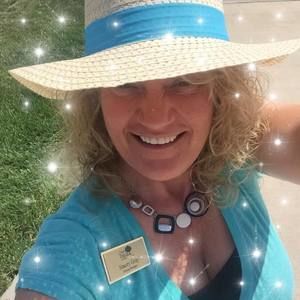 Meet your Posher, Stacey